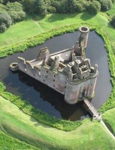 
                    
                        Caerlaverock Castle, Scotland....
                    
                