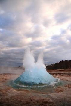 
                    
                        Geyser in Strokkur, Iceland... a part of the Golden Circle
                    
                