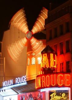 
                    
                        Moulin Rouge
                    
                