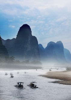 
                    
                        Lijiang River is a river in Guangxi Zhuang Autonomous Region, China.
                    
                