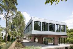 
                    
                        Villa in Potsdam | nps tchoban voss; Photo © Martin Tervoort | Archinect
                    
                