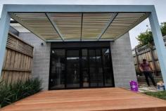 A louvre pergola in Melbourne has become a must-have outdoor feature for the city’s homes. Melbourne Decks and Pergolas understands that finding innovative ways to enjoy outdoor spaces year-round has become a priority for many homeowners. For this reason, we strive to deliver quality and functional decks, pergolas, and verandahs. Our team will work closely with you to help you achieve your vision. We have a proven track record of delivering high-quality projects that meet our clients’ expectations. Our team has completed many projects, from small residential decks to large-scale commercial builds.